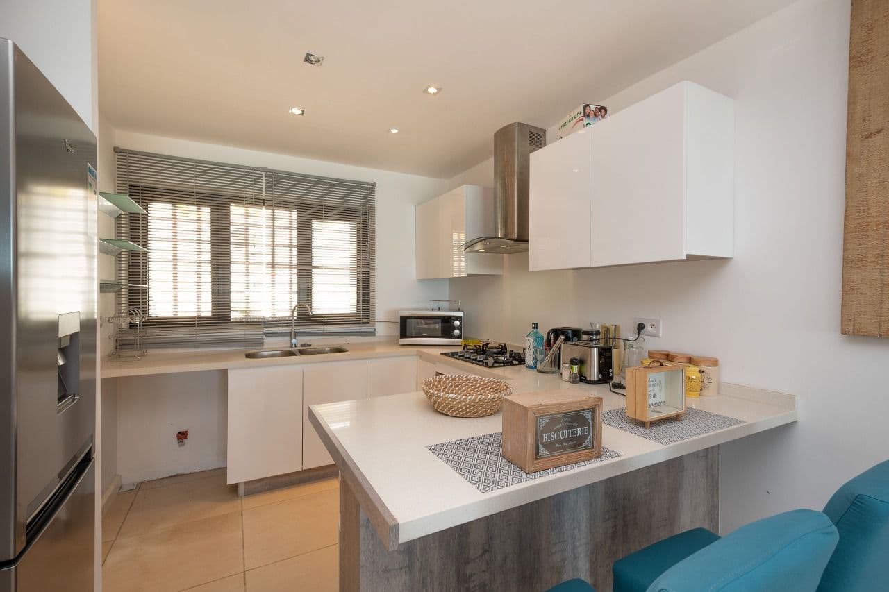 Three-Bedroom Seafront Apartment with Private Splash Pool - 4
